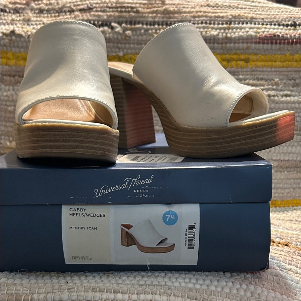 Universal Thread Women's White Platform Mules